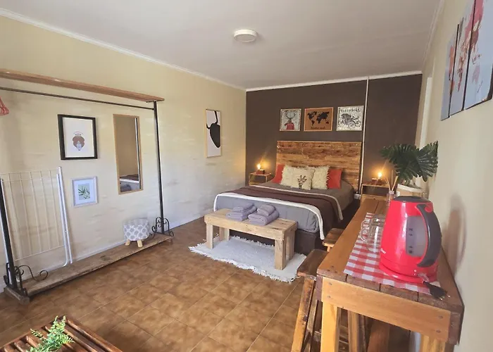 Hostel Del Lago, Habitaciones Privadas Y Cabanas