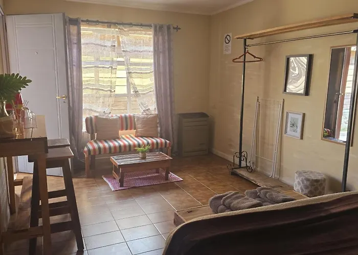 Hostel Del Lago, Habitaciones Privadas Y Cabanas