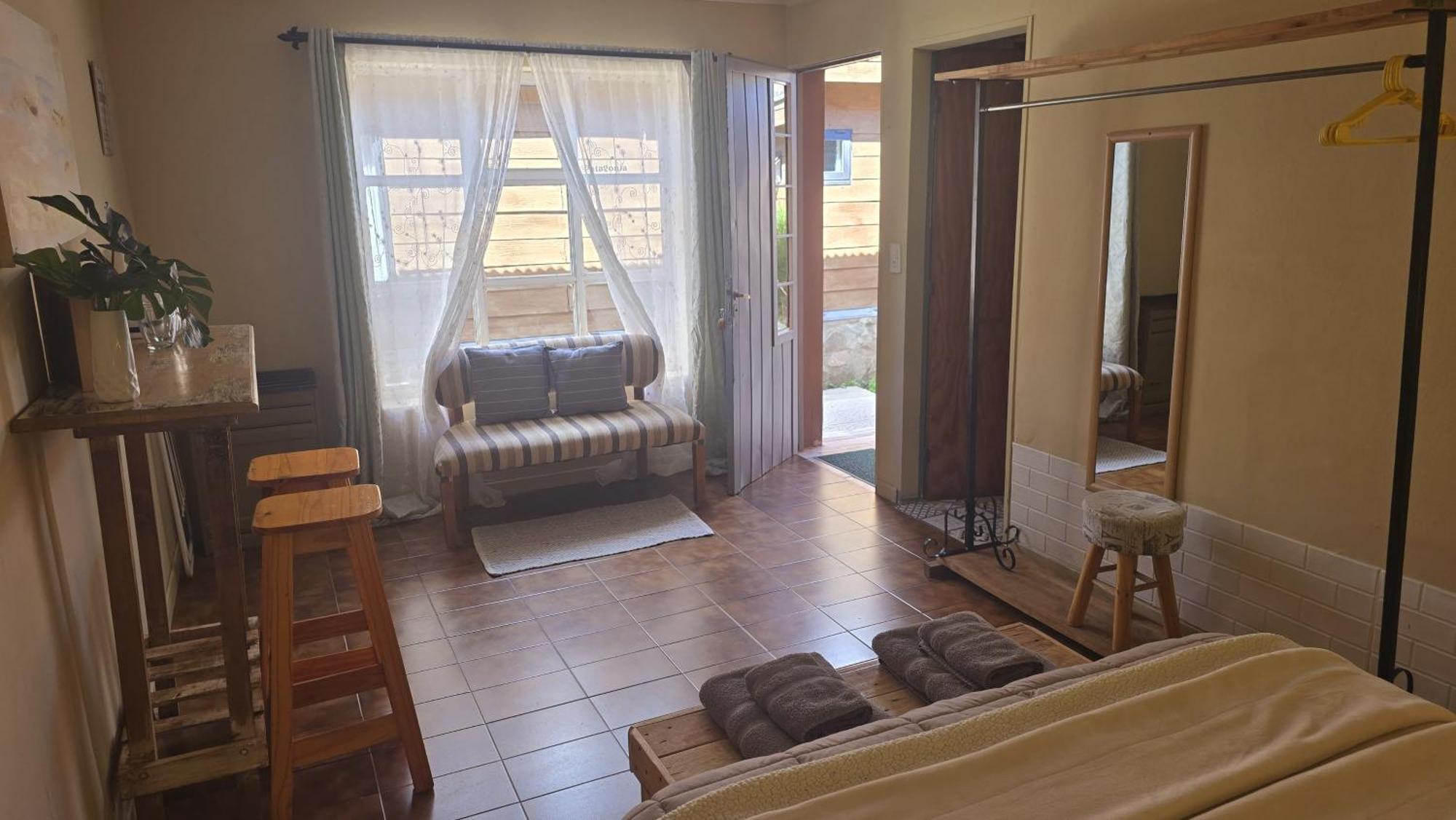 Del Lago, Privadas Y Albergue